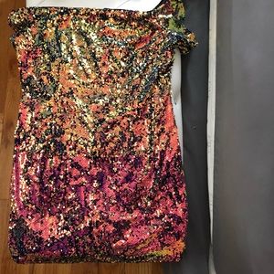 Short sleeve sequin dress
